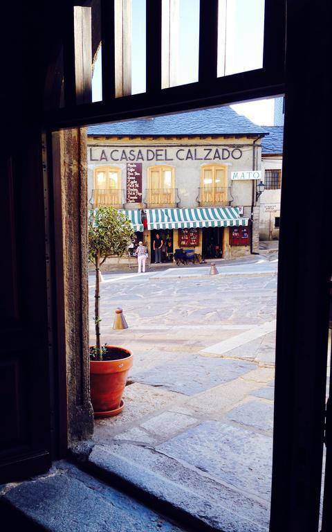 Gasthaus La Hoja De Roble Puebla de Sanabria Exterior foto