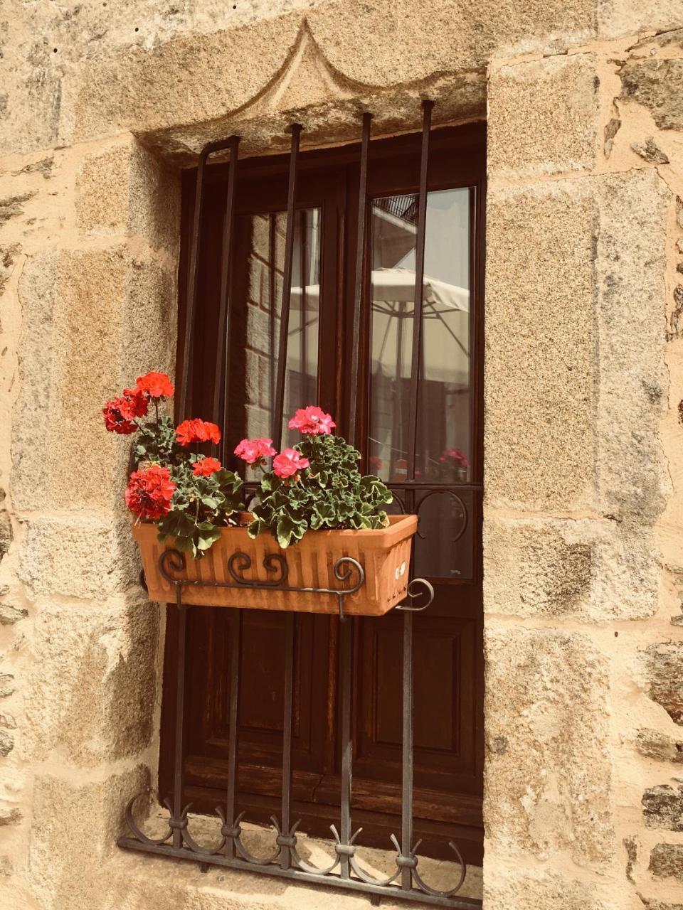 Gasthaus La Hoja De Roble Puebla de Sanabria Exterior foto